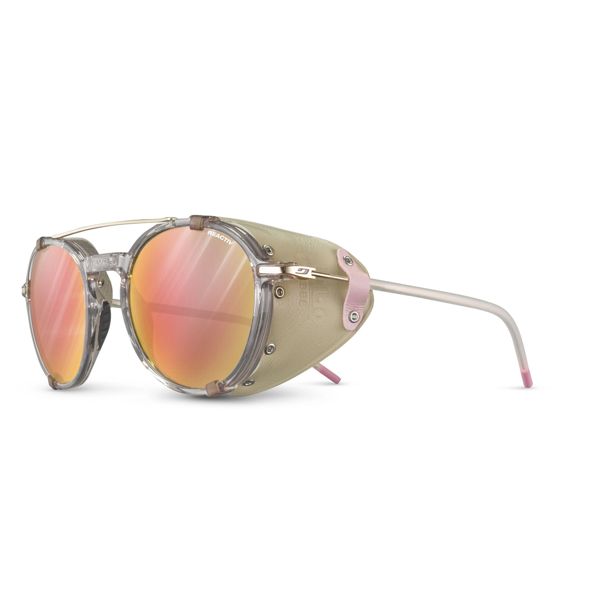 LEGACY with a REACTIV 1-3 GLight AmplifierRE CONTROL lens