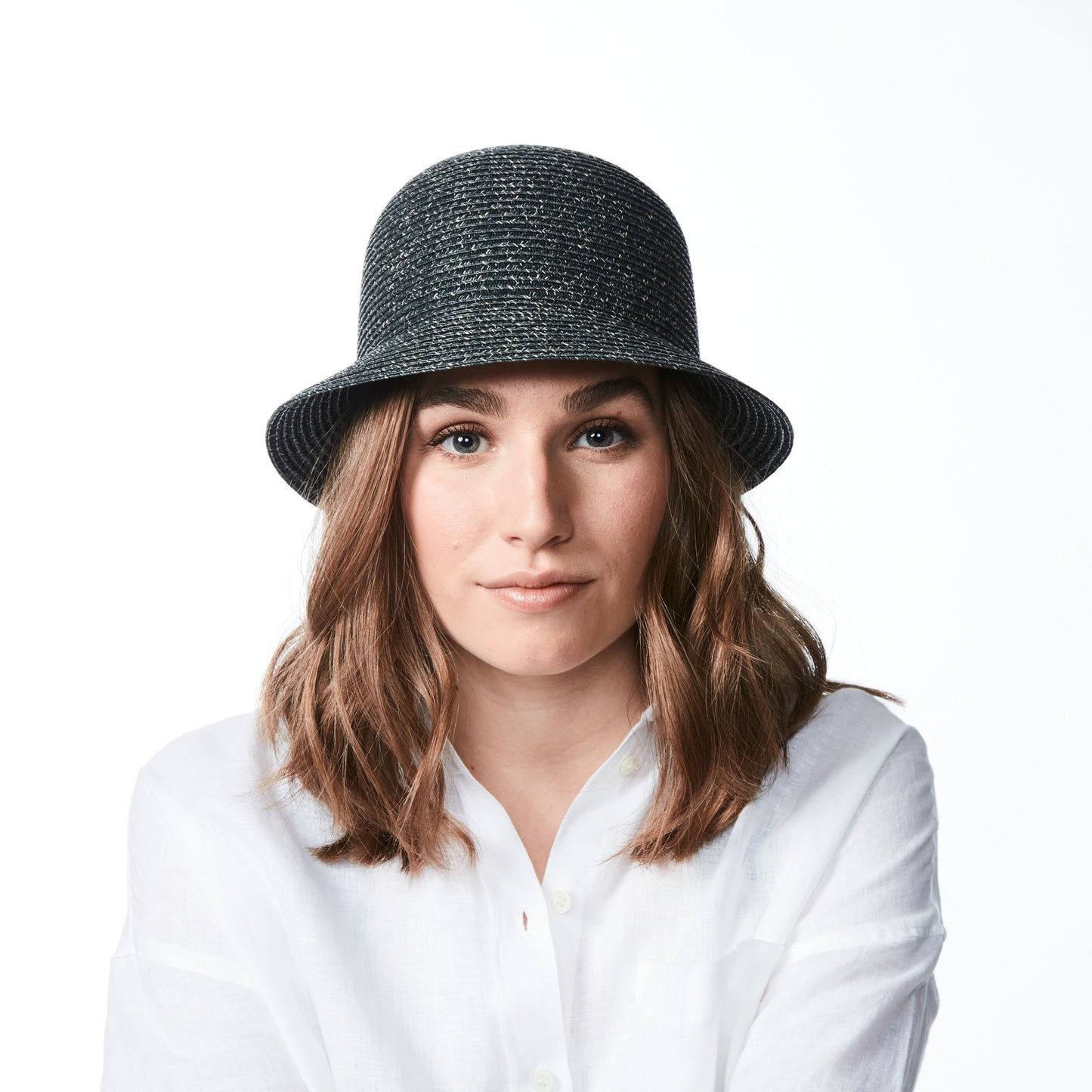 CODIE CHAPEAU CLOCHE EN PAILLE DE PAPIER