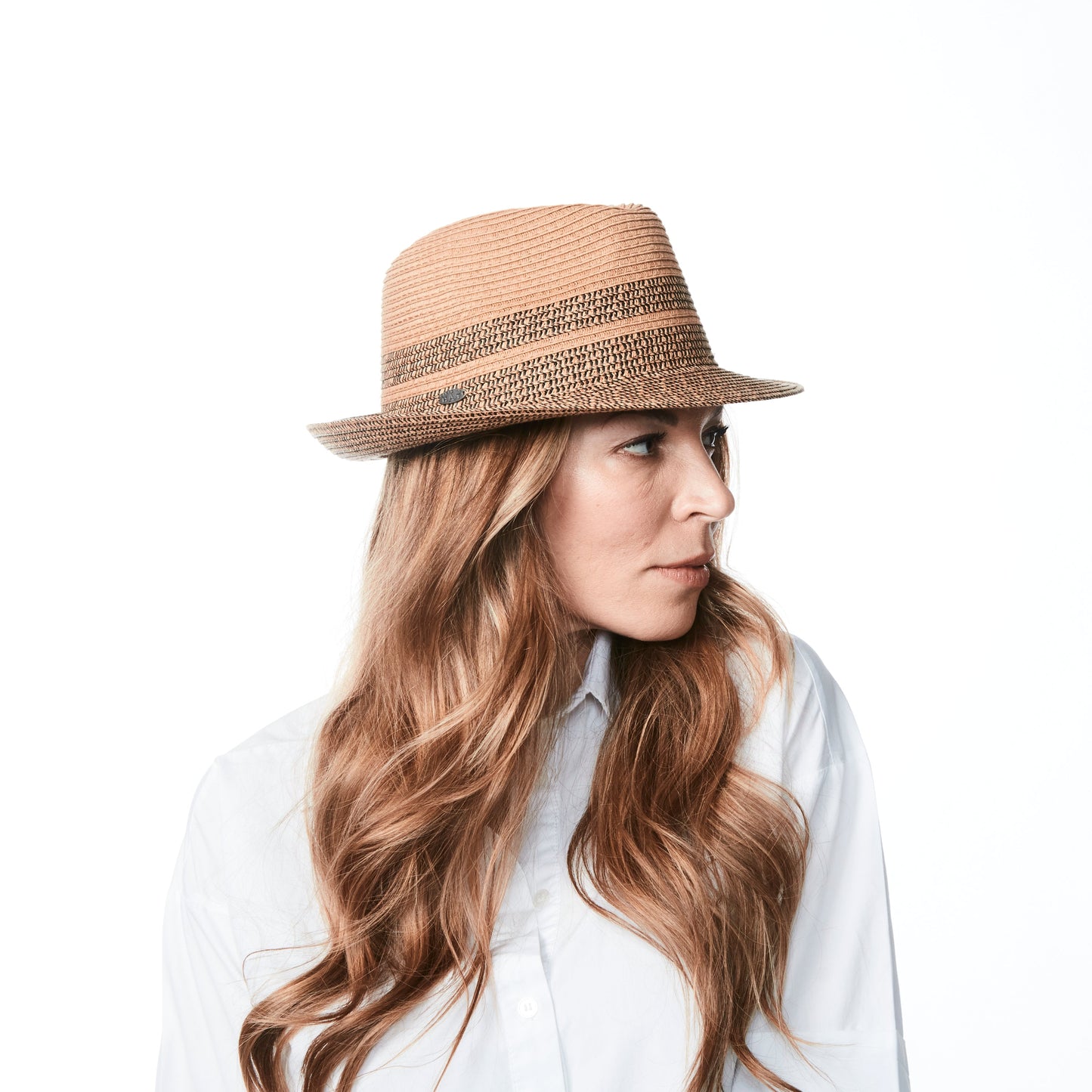 FULVIO-FEDORA COURT BICOLORE AVEC  DETAIL DE PAILLE