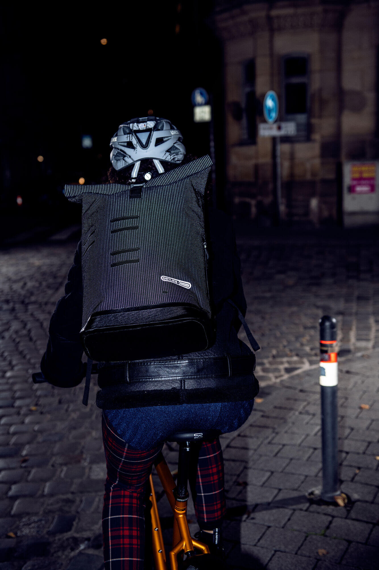 ORTLIEB BACKPACK COMMUTER-DAYPACK HIGH-VIS BLACK-REFL. 21L