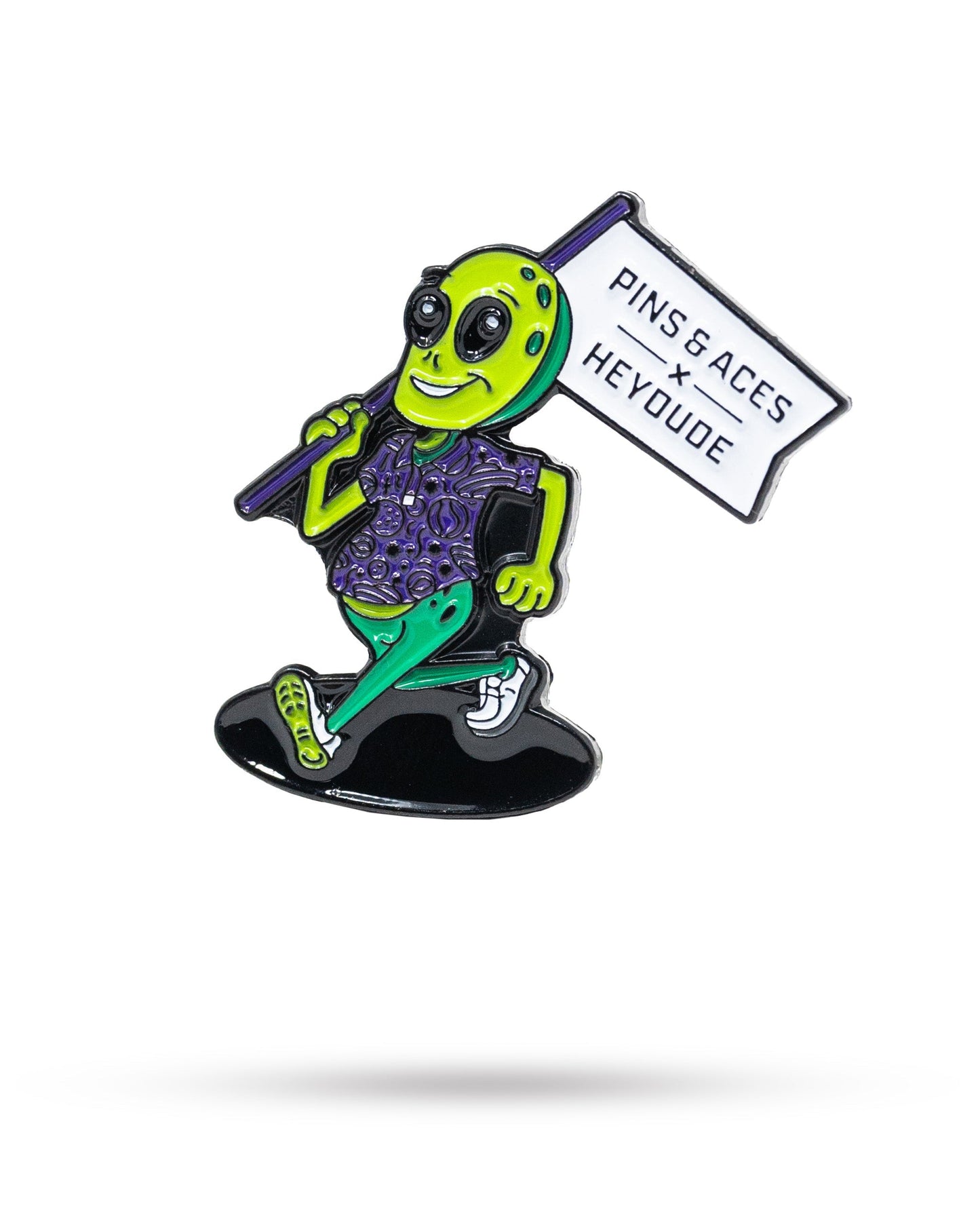 Alt text: "HEYDUDE Alien Ball Marker featuring a playful alien design, ideal for golf enthusiasts."