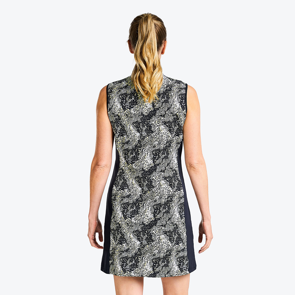 Lowena  Robe