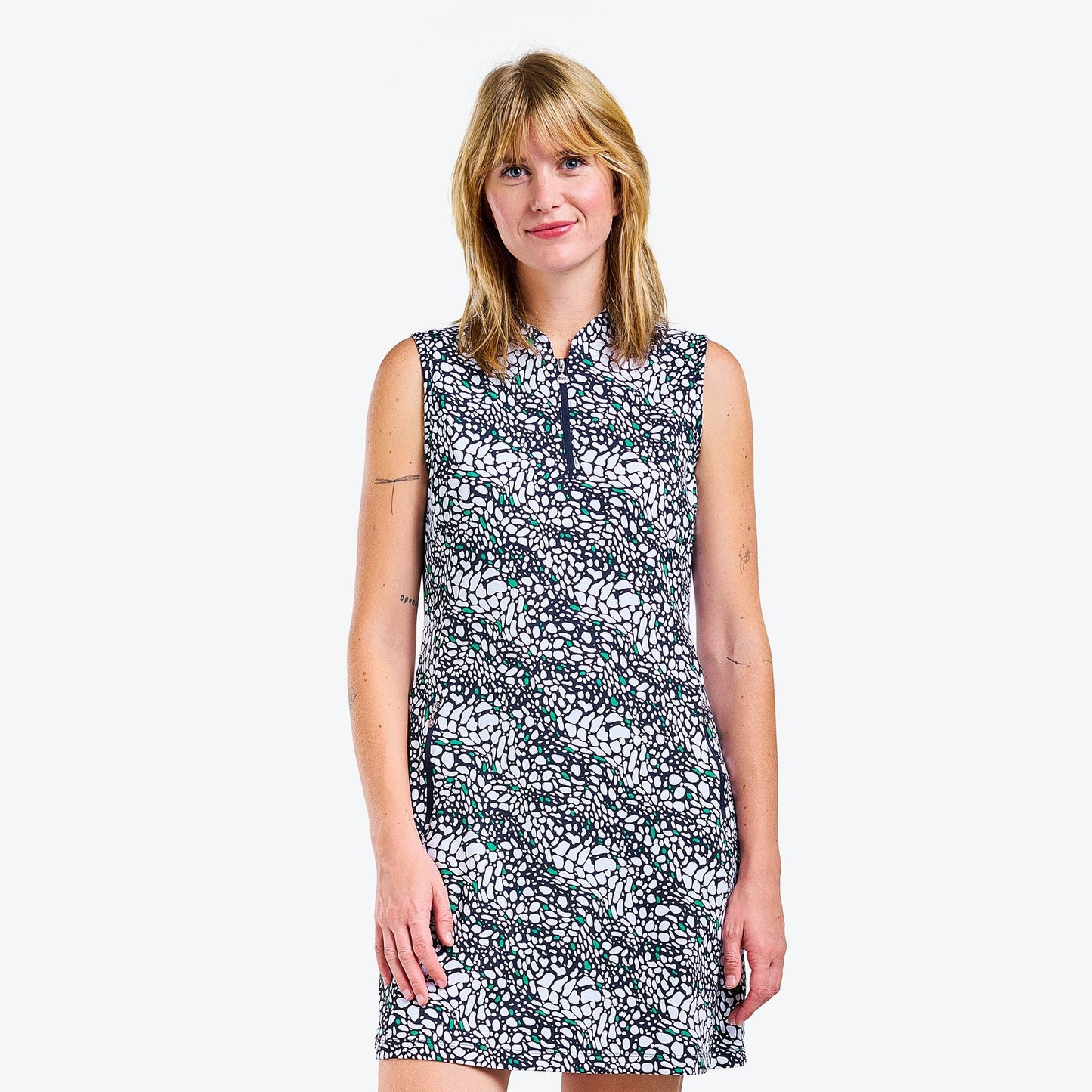 LEANNA ROBE