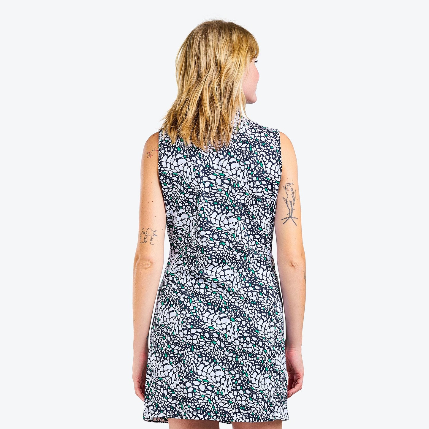 LEANNA ROBE