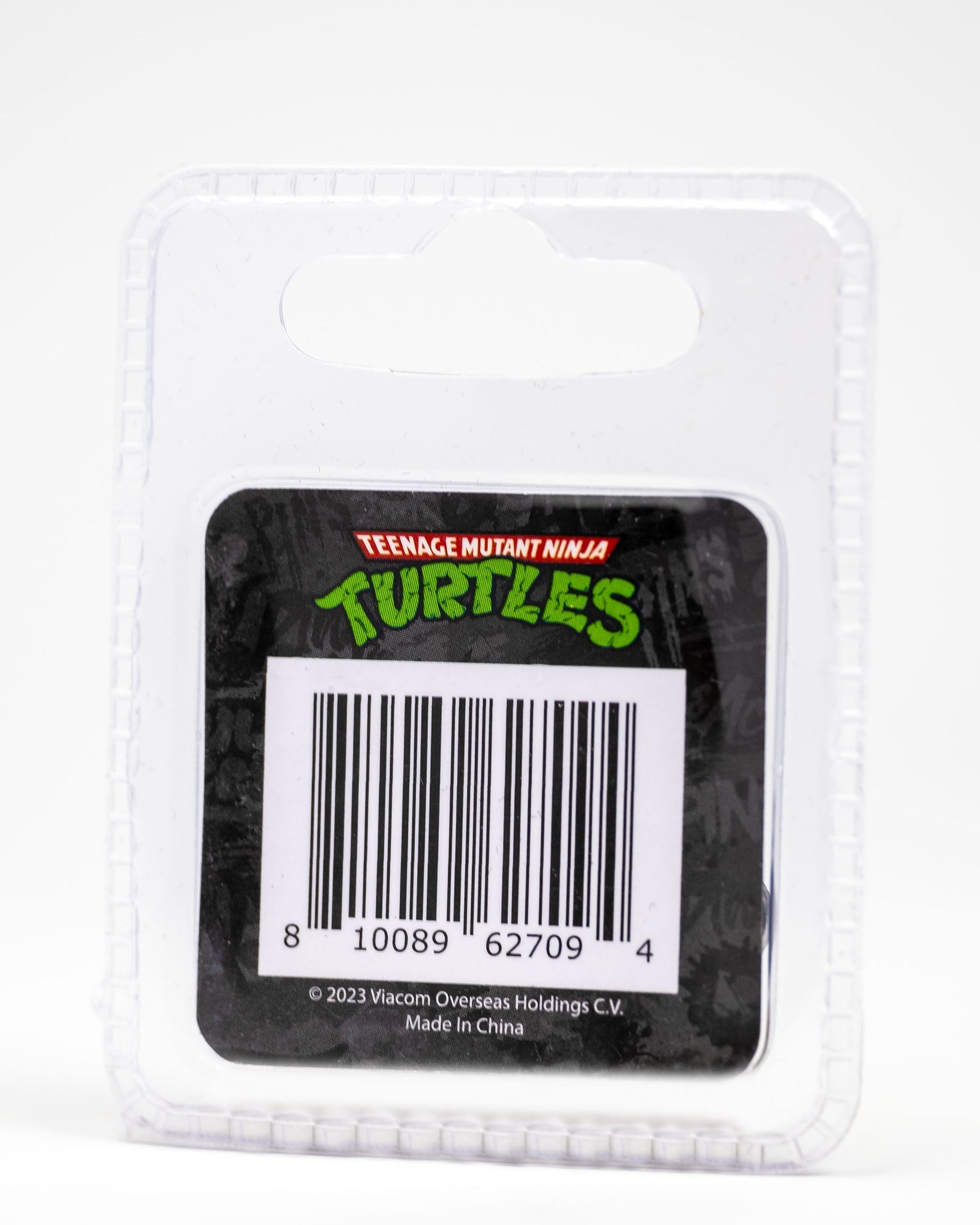 TMNT Leonardo ball marker featuring a detailed design of Leonardo's mask and sword, perfect for golf enthusiasts and Teenage Mutant Ninja Turtles fans.