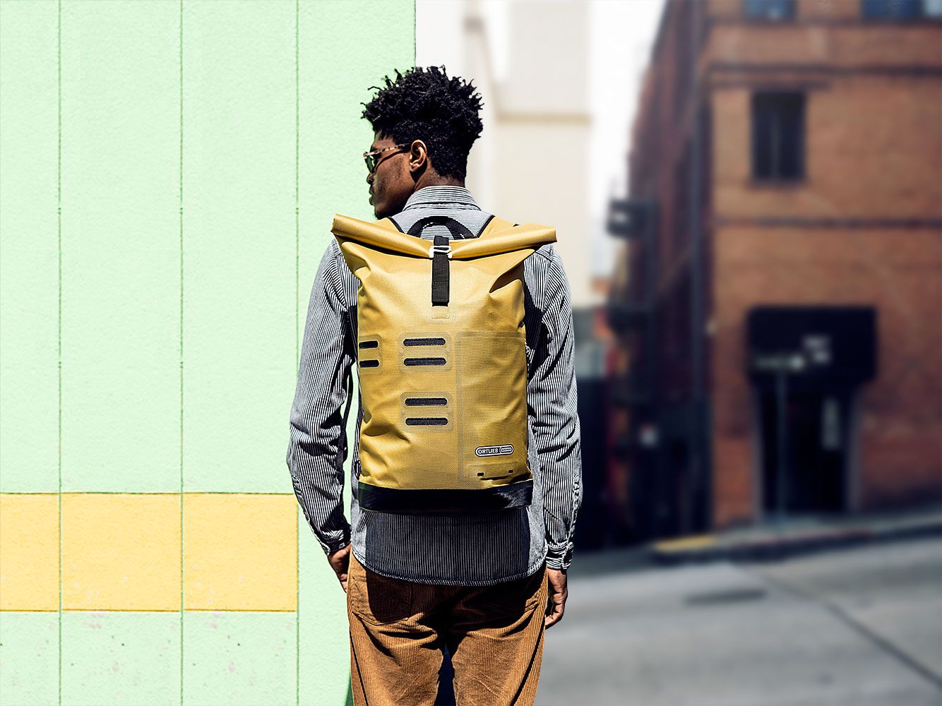 Ortlieb Backpack Commuter-Daypack- Cyber Blue/Cyber Pink 21L