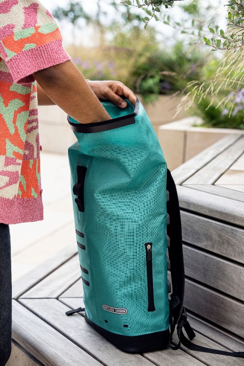 Ortlieb Backpack Commuter-Daypack- Cyber Blue/Cyber Pink 21L