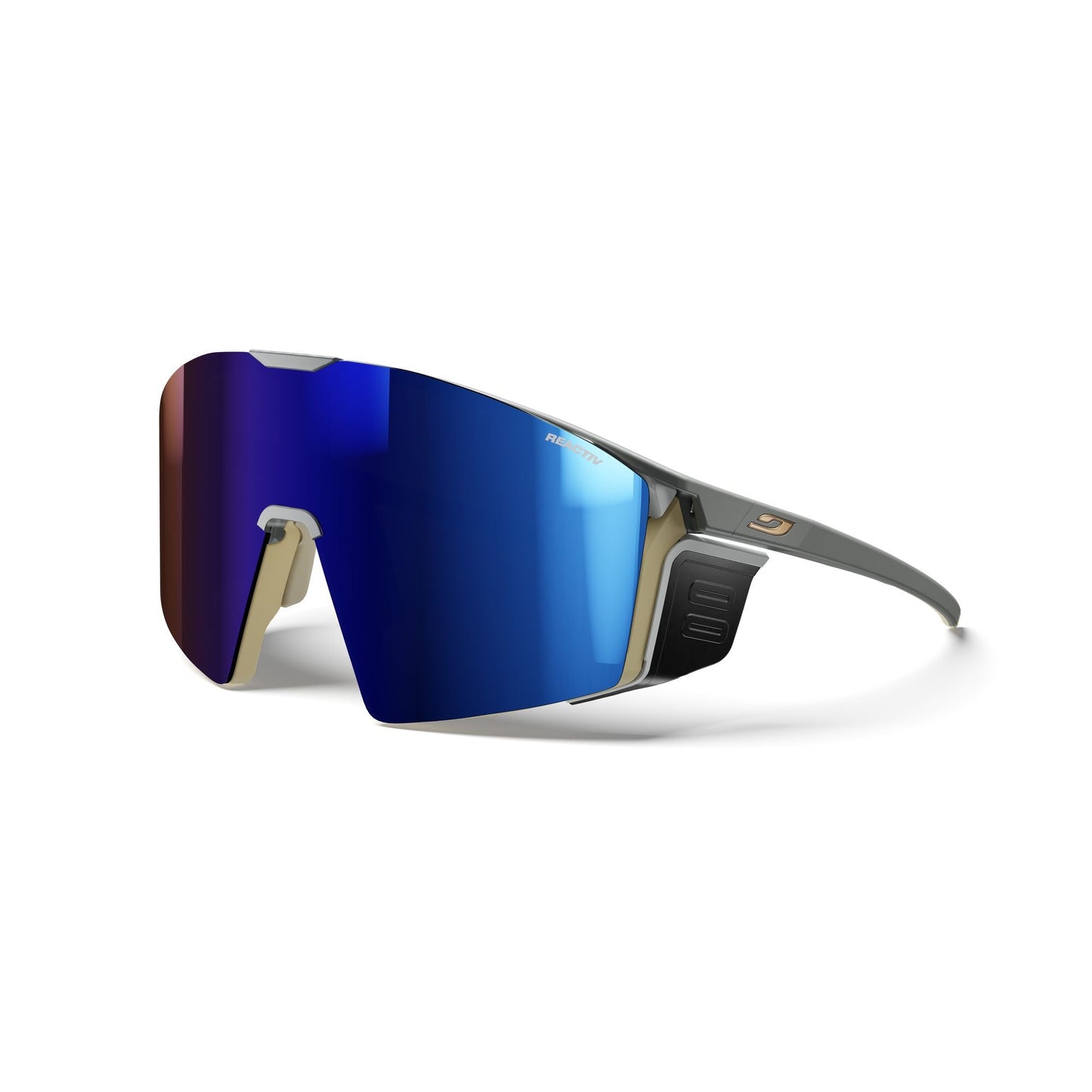 EDGE COVER with a REACTIV 2-4 lens
