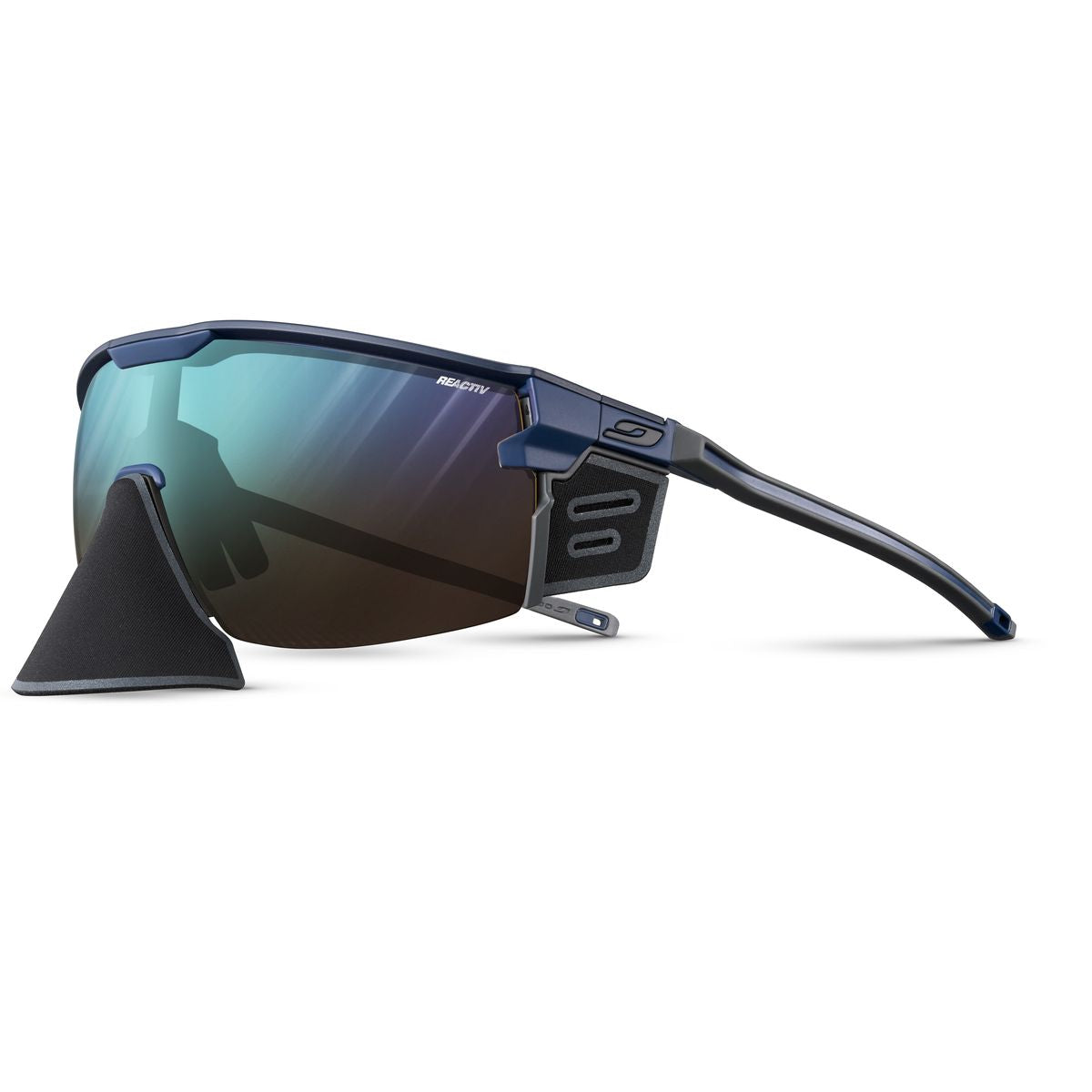 ULTIMATE COVER with a REACTIV 2-4 lens